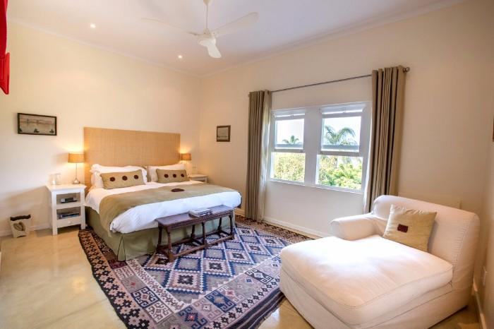 umSisi-House-Bedroom-1-2